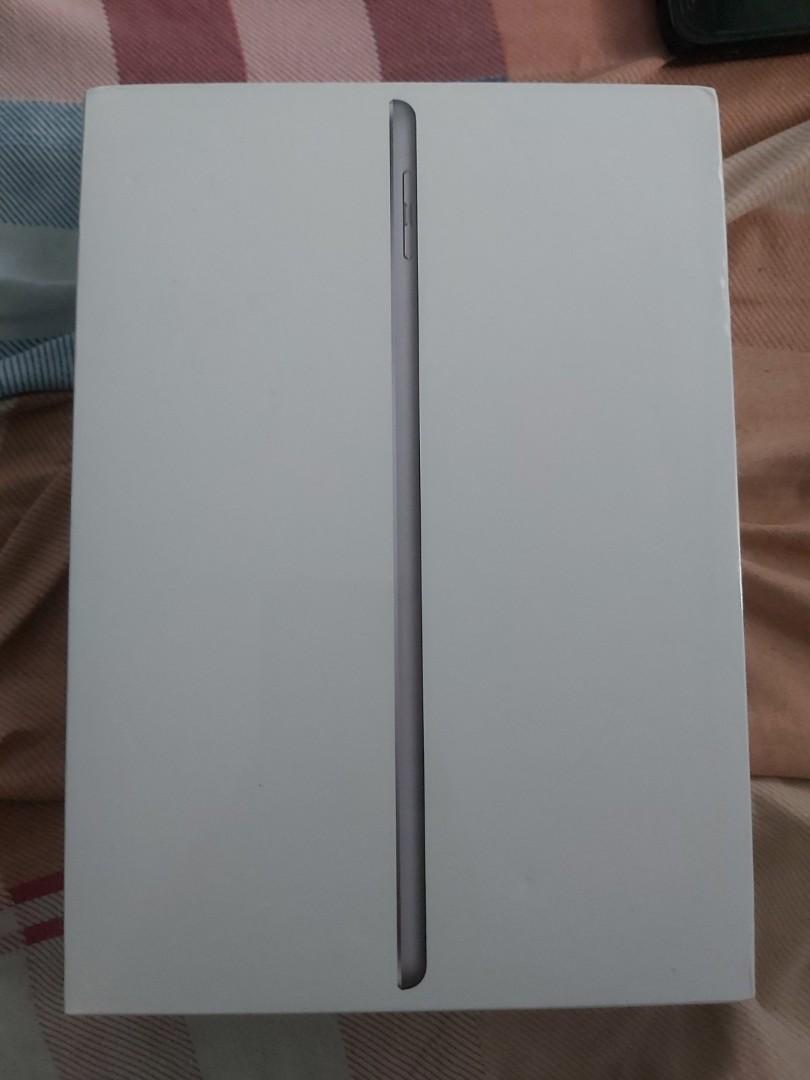 Ipad Wifi 2017 5th gen 128gb (Category: iPad) located in Manila. Submitted by sjggilles (Listing ID 271386446, Image 2). Description: Brand new Ipad wifi 2017 5th gen 128gb Space gray.
