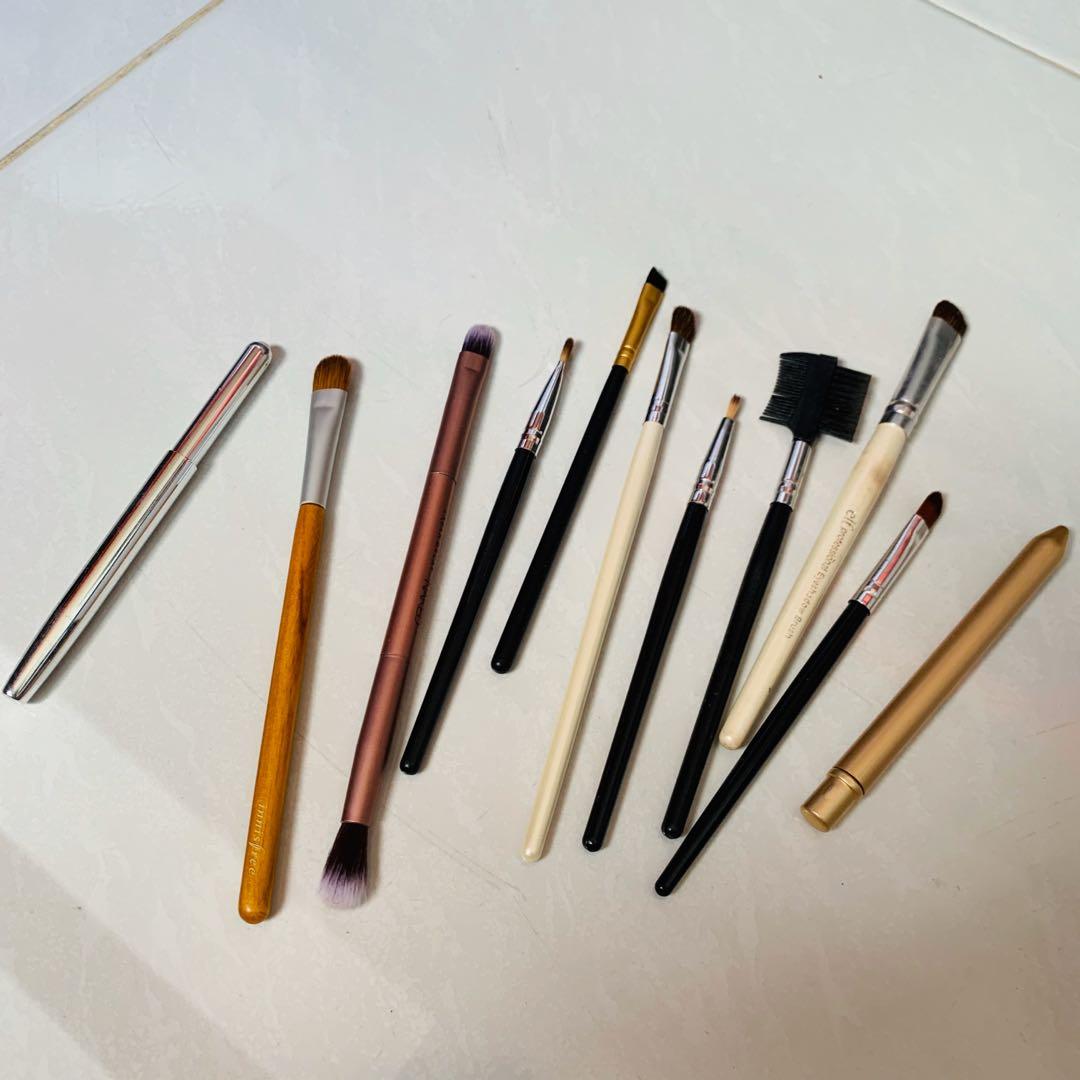 Makeup brushes (Category: Makeup) located in Singapore. Submitted by wyzyl2012 (Listing ID 271374078, Image 2). Description: New brand: elf. innisfree naked.