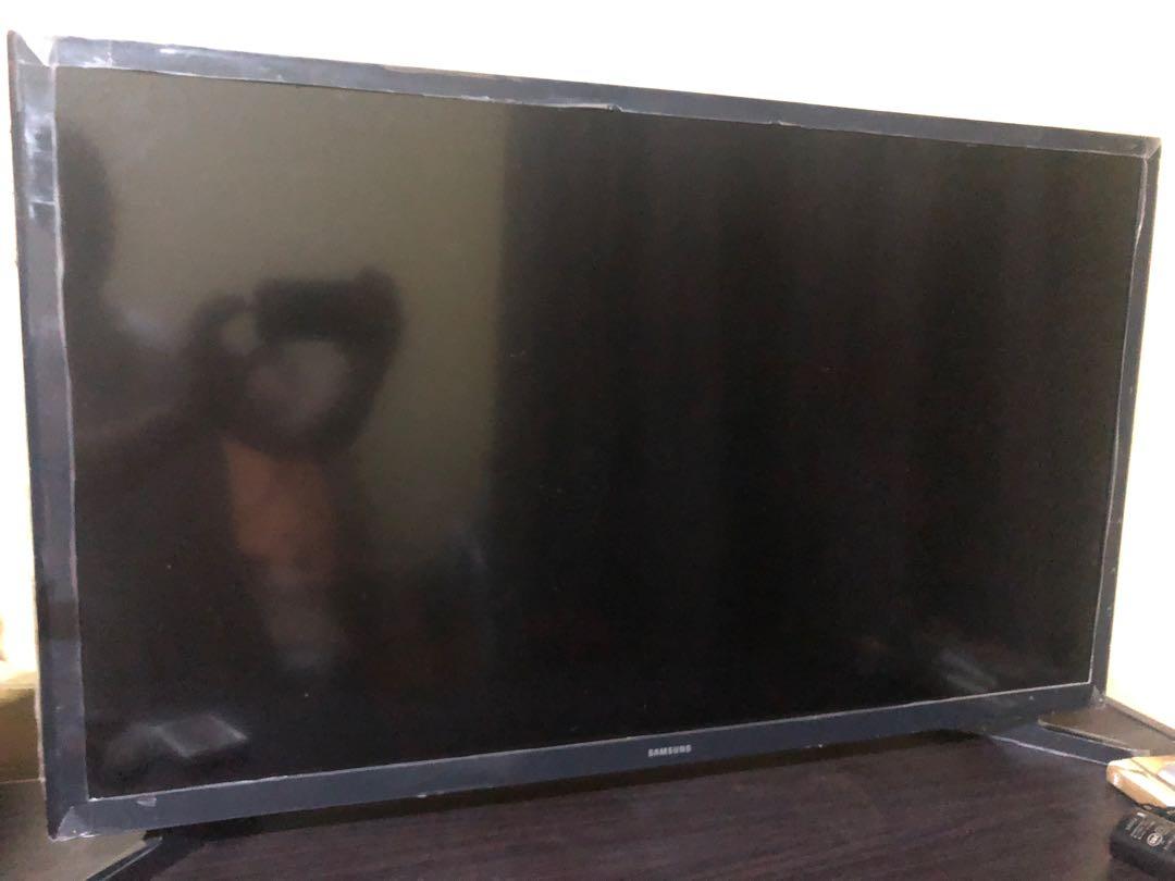 Samsung 32inches Led Tv (Category: TV) located in Quezon City. Submitted by onlineseller14 (Listing ID 271296844, Image 1). Description: Almost new and seldom used Super kinis, no scratches With remote control Very reliable .