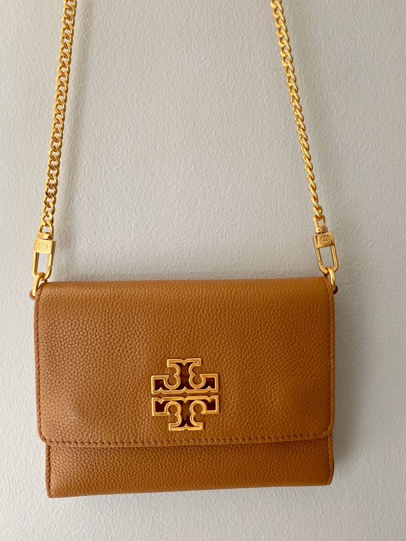 Tory Burch Britten Chain Wallet innBark color, Luxury, Bags & Wallets on  Carousell