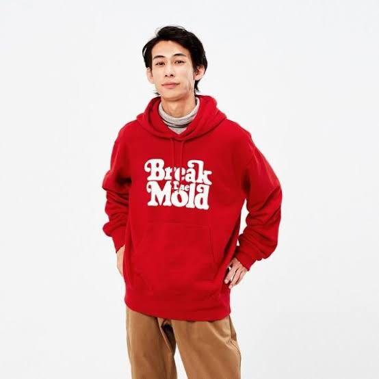 Uniqlo break discount the mold hoodie