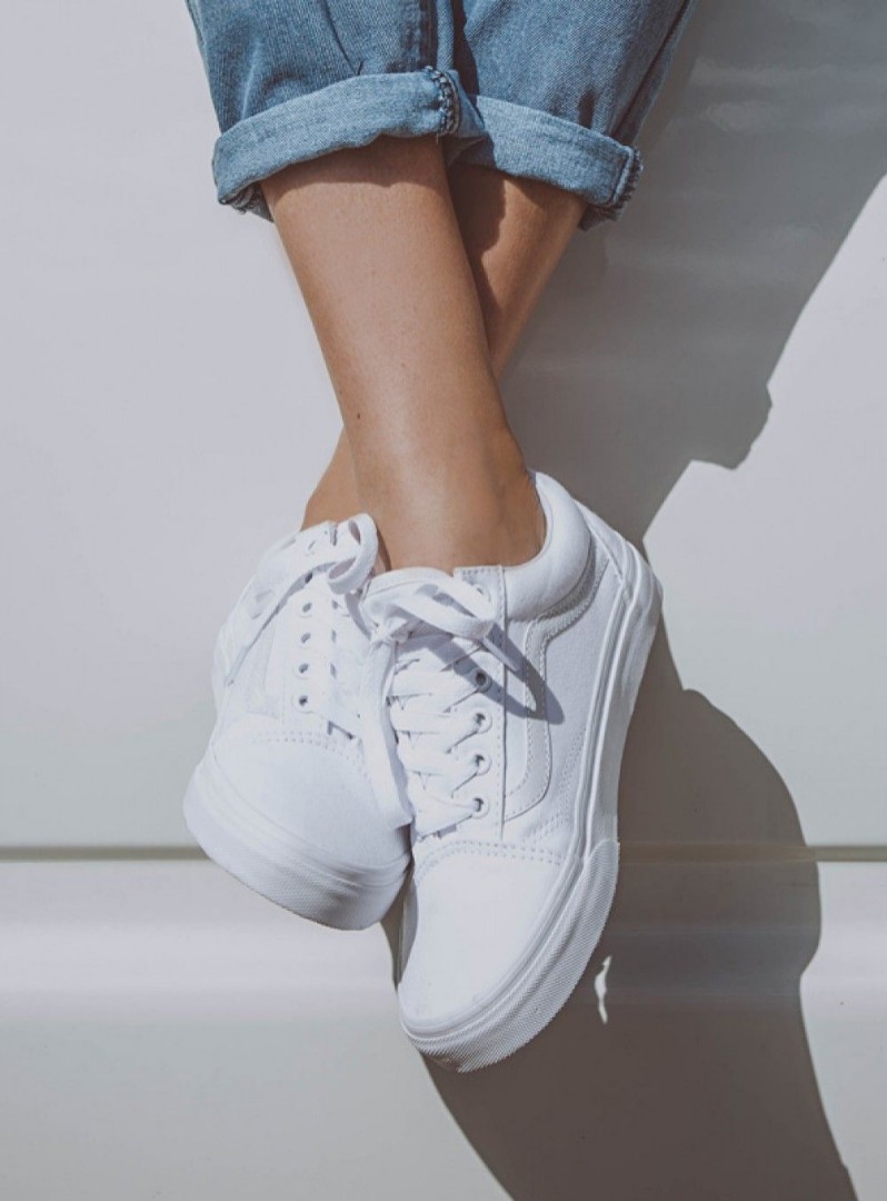 All white old best sale skool