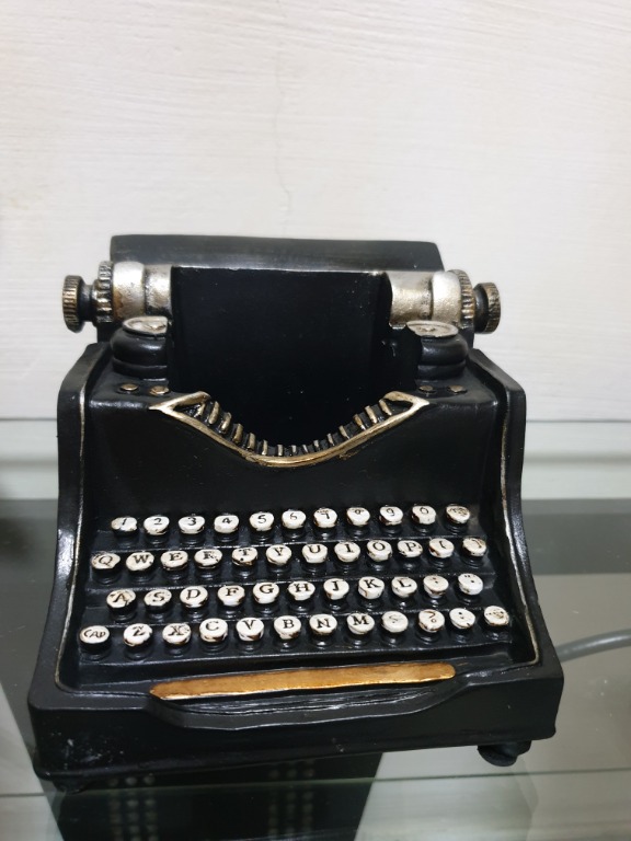 Vintage Typewriter Pencil Holder, Hobbies & Toys, Stationery & Craft