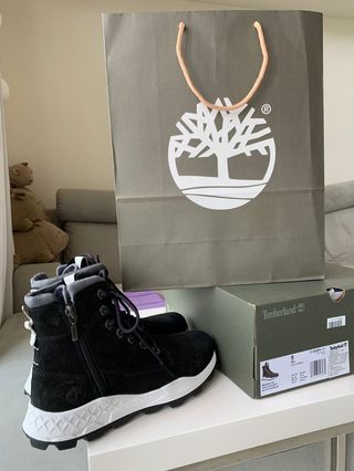 由 fashionrack (刊登 ID 271506364，圖片 1) 提交，位於 的 (類別：)，說明：。
