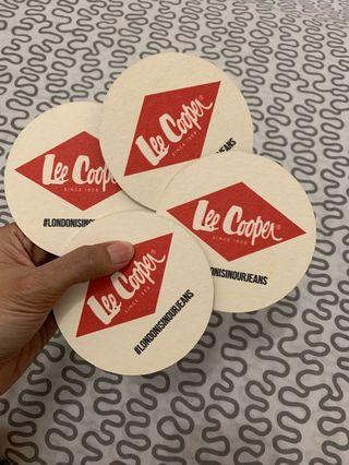 Tatakan gelas Lee Cooper