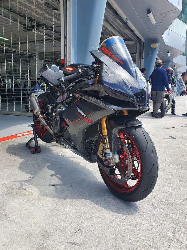 Aprilia Rsv4 2009 2015 Full Carbon Fairing For Sale Preorder Motorcycles Motorcycle Accessories On Carousell