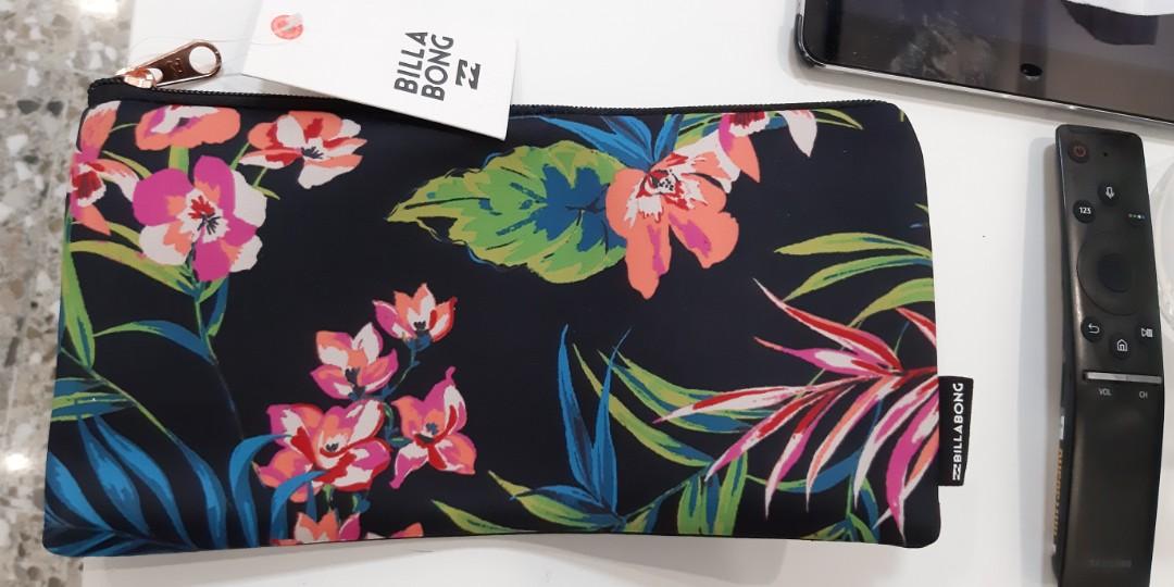 Billabong pouch deals