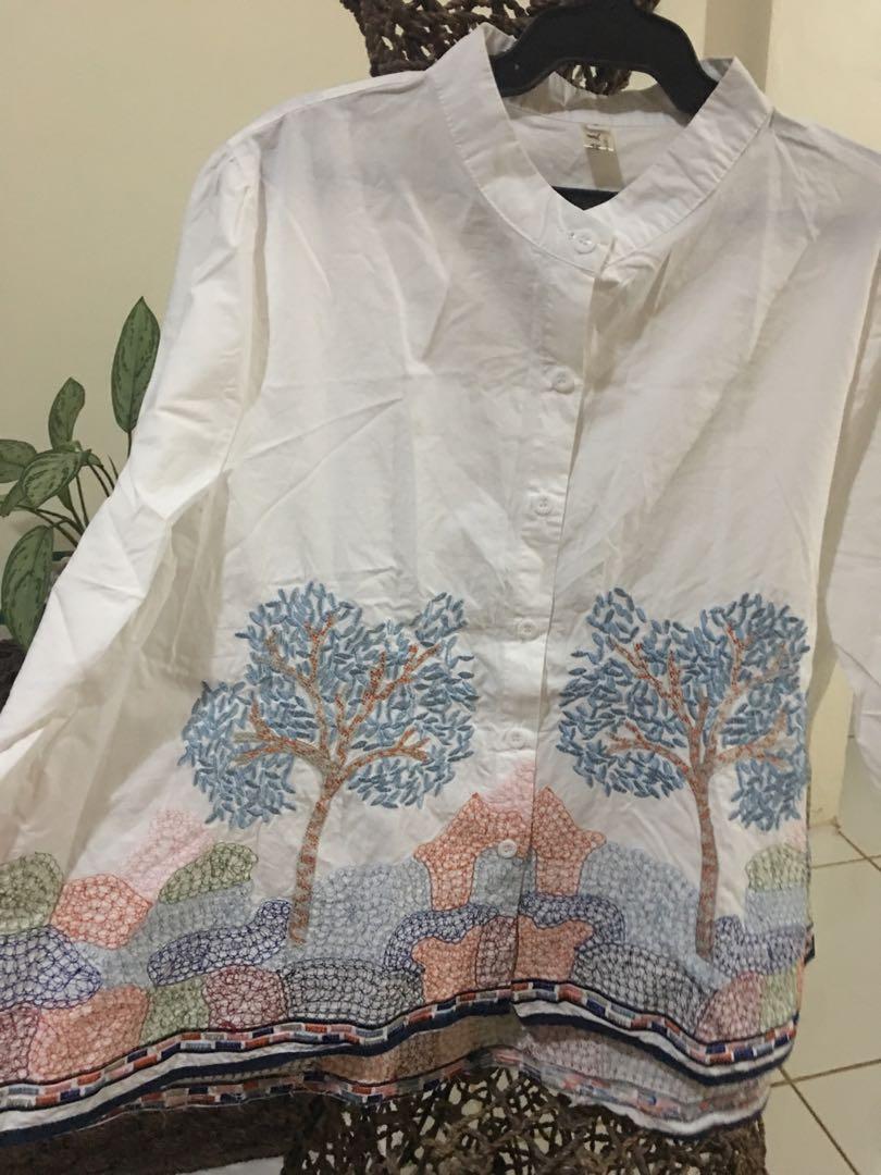 Embroidered polo (Category: Blouses) located in Imus. Submitted by katykit (Listing ID 271628986, Image 1). Description: .