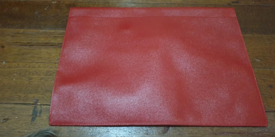 Fino Leather Envelope Clutch Large (Category: Luxury Bags & Wallets) located in Manila. Submitted by amc88 (Listing ID 271524864, Image 2). Description: Store bought, never used. Large sized envelope clutch in very good condition. Stored but unused..