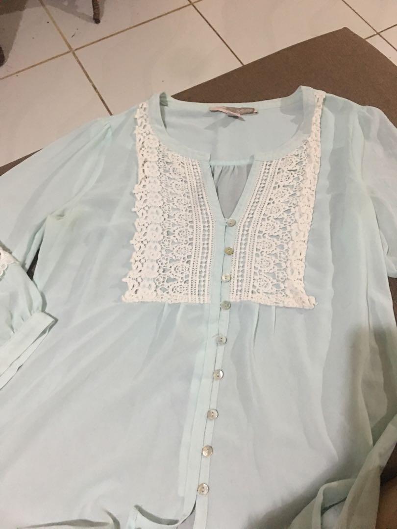 For ever 21 blouse (Category: Blouses) located in Imus. Submitted by katykit (Listing ID 271629558, Image 2). Description: .