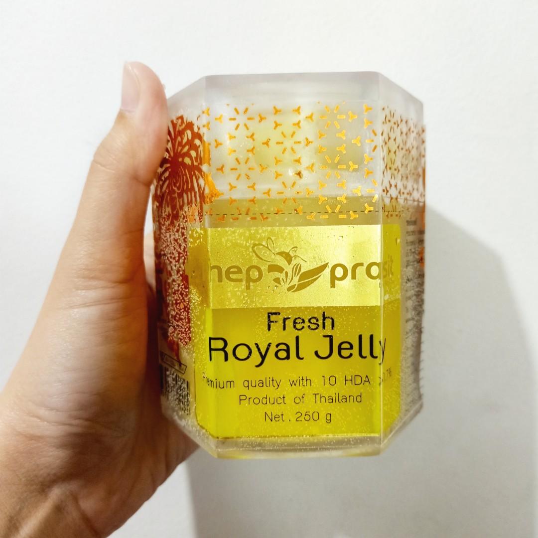 Fresh Royal Jelly Asli Thailand Serba Serbi Others Di Carousell Fresh Royal Jelly Asli Thailand Serba Serbi Others Di Carousell