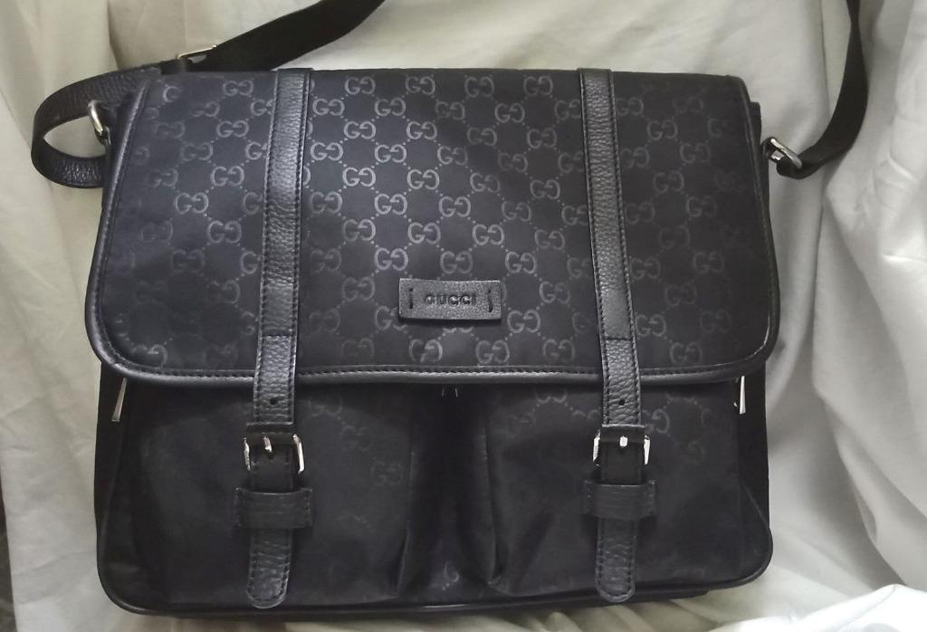 Gucci nylon messenger bag top