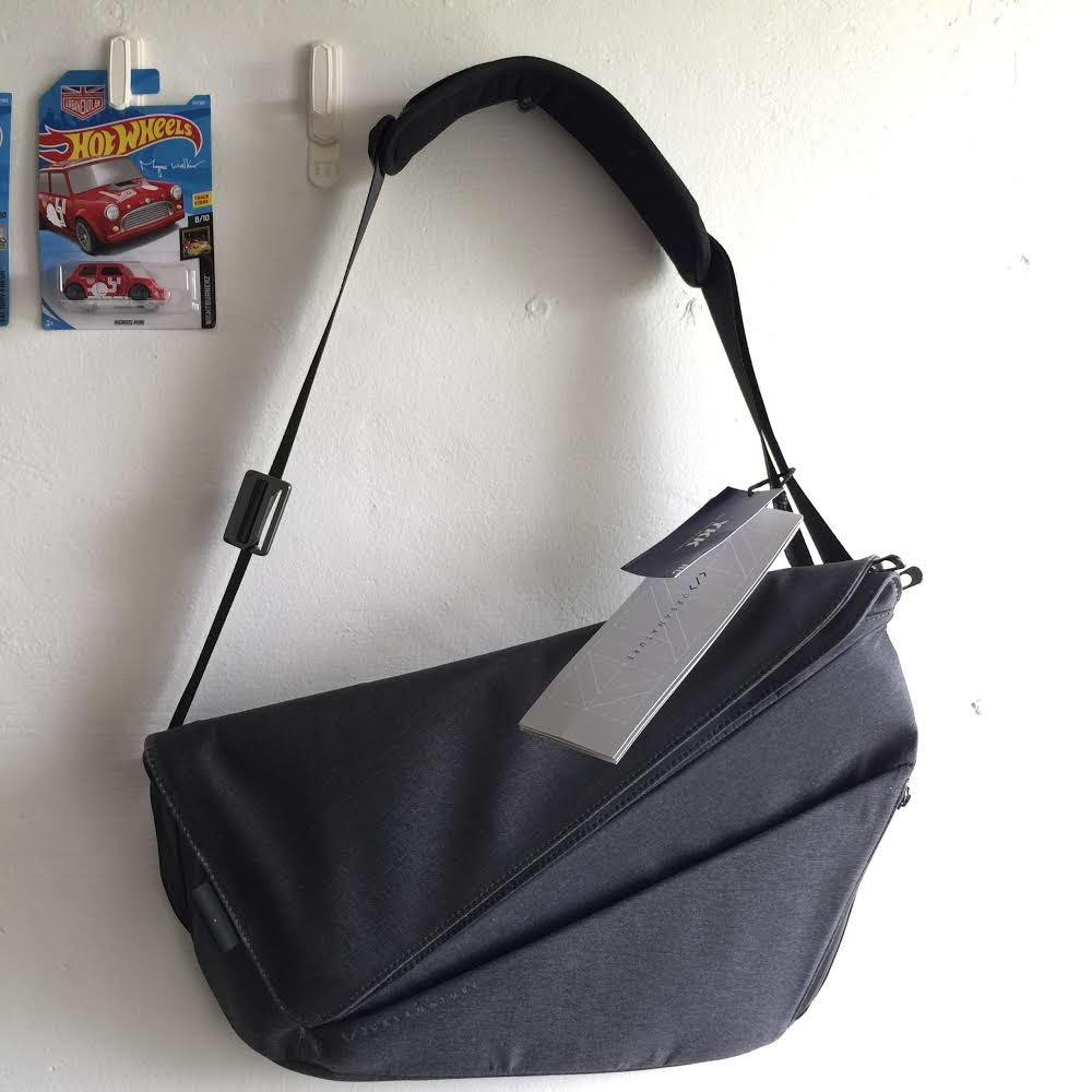 Niid fold hotsell sling bag