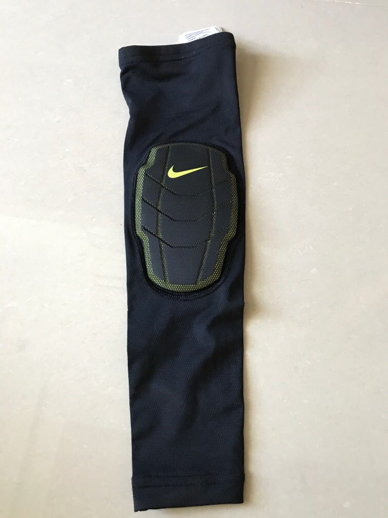 NIKE PRO COMBAT BASKETBALL SHOOTING SLEEVE