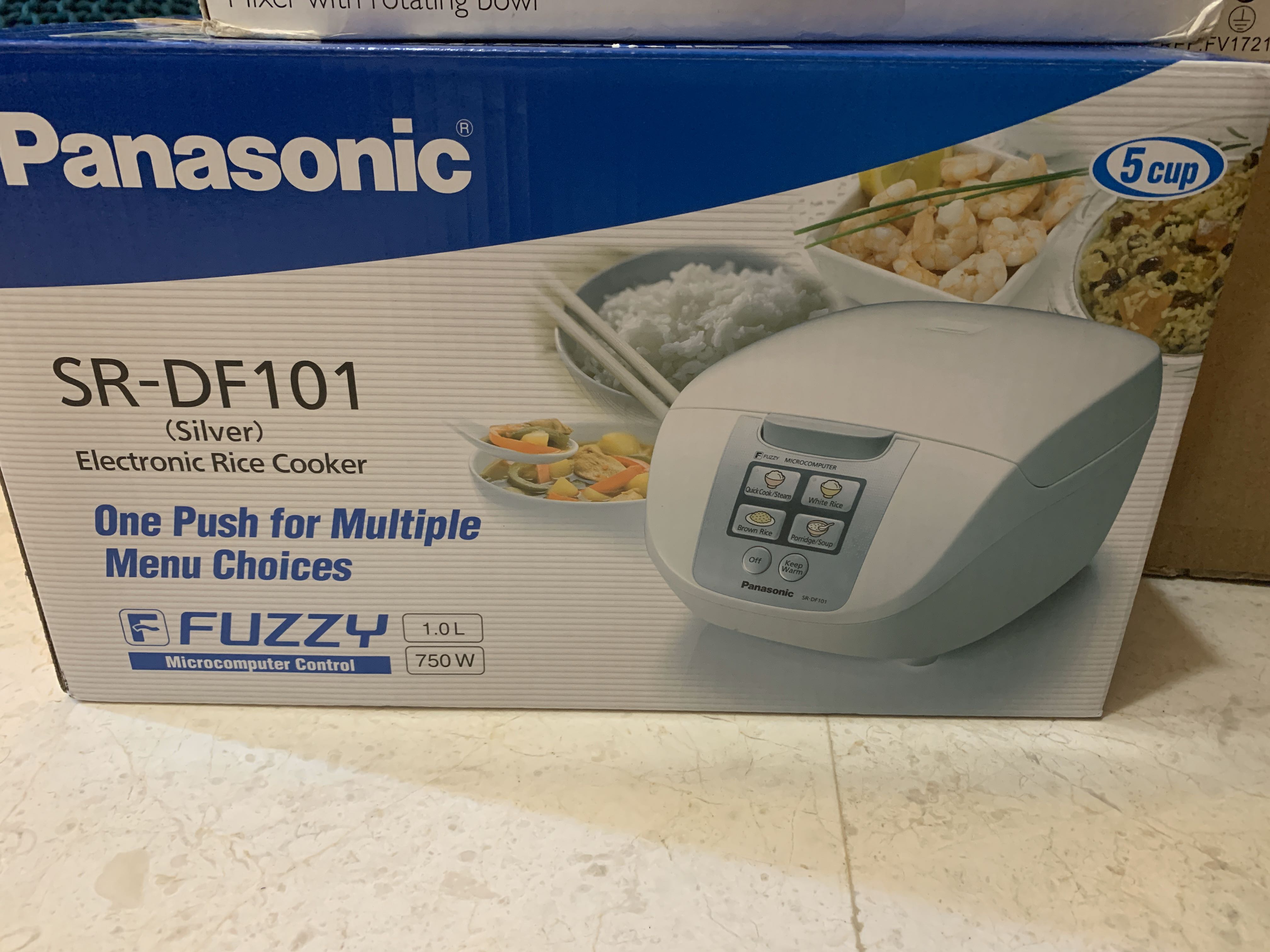 Panasonic Rice Cooker SRDF101, TV & Home Appliances, Kitchen