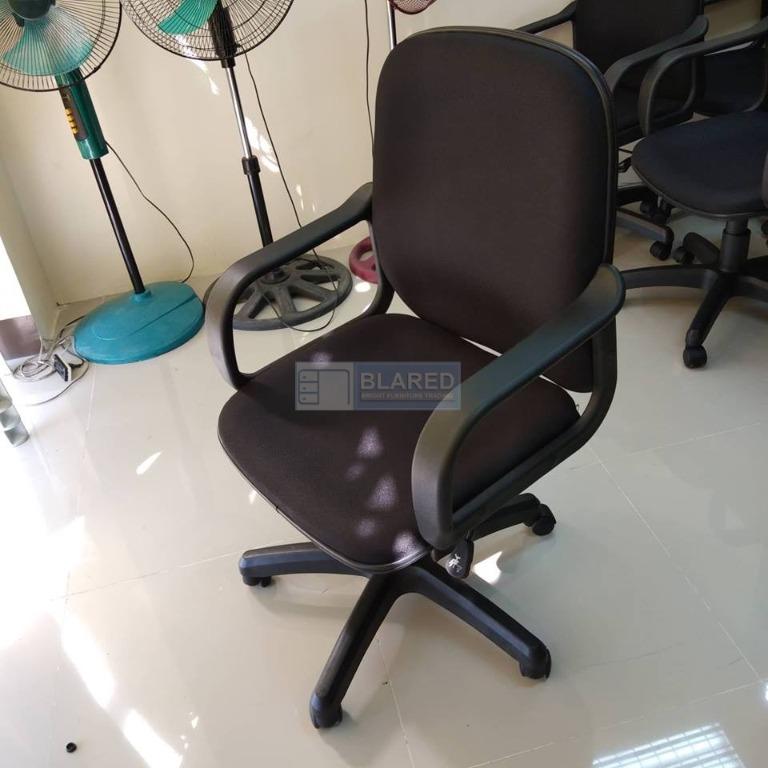 workstation. cubicles. metal rack. chairs. tables. office furniture (x ...