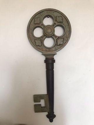 Antique looking key decor