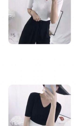White or black v neck quarter sleeve top size XS/S