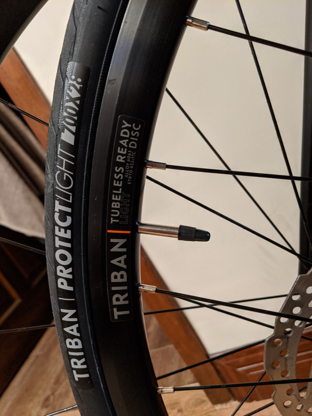 Front 700C Triban Tubeless Ready 