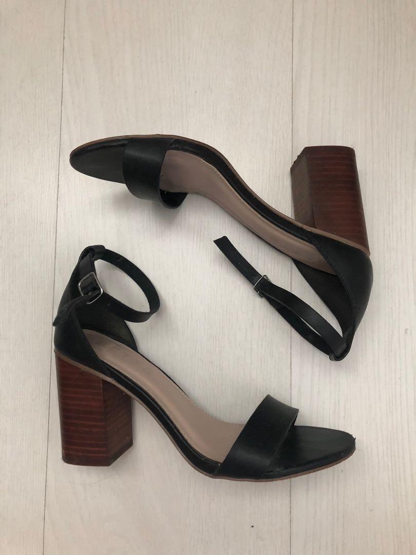 Betts black heels store