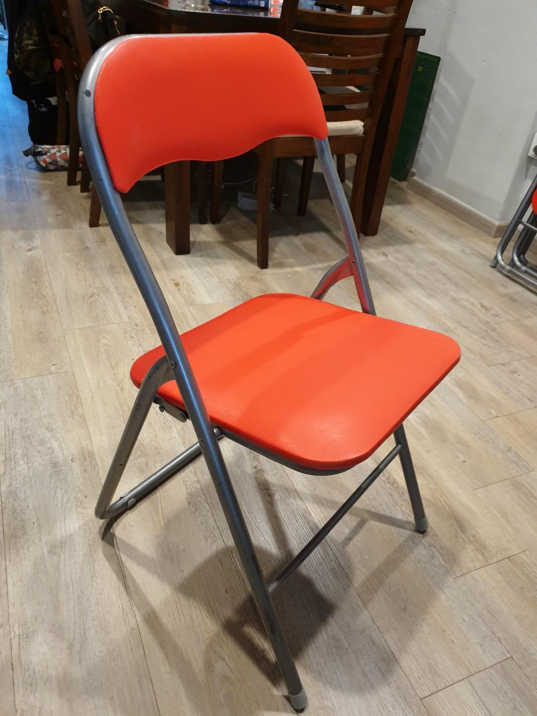 Courts hotsell foldable chair