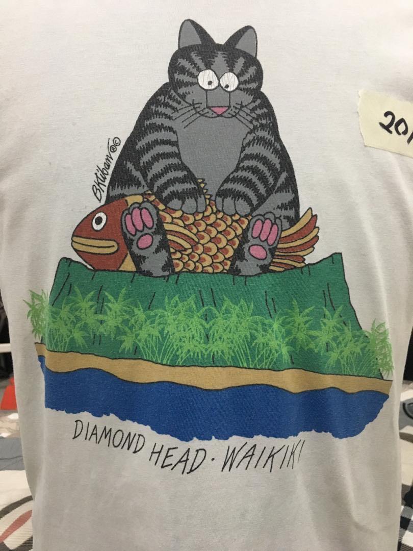 KUCING GEMUK Makan ikan, Menu0027s Fashion, Clothes, Tops on Carousell