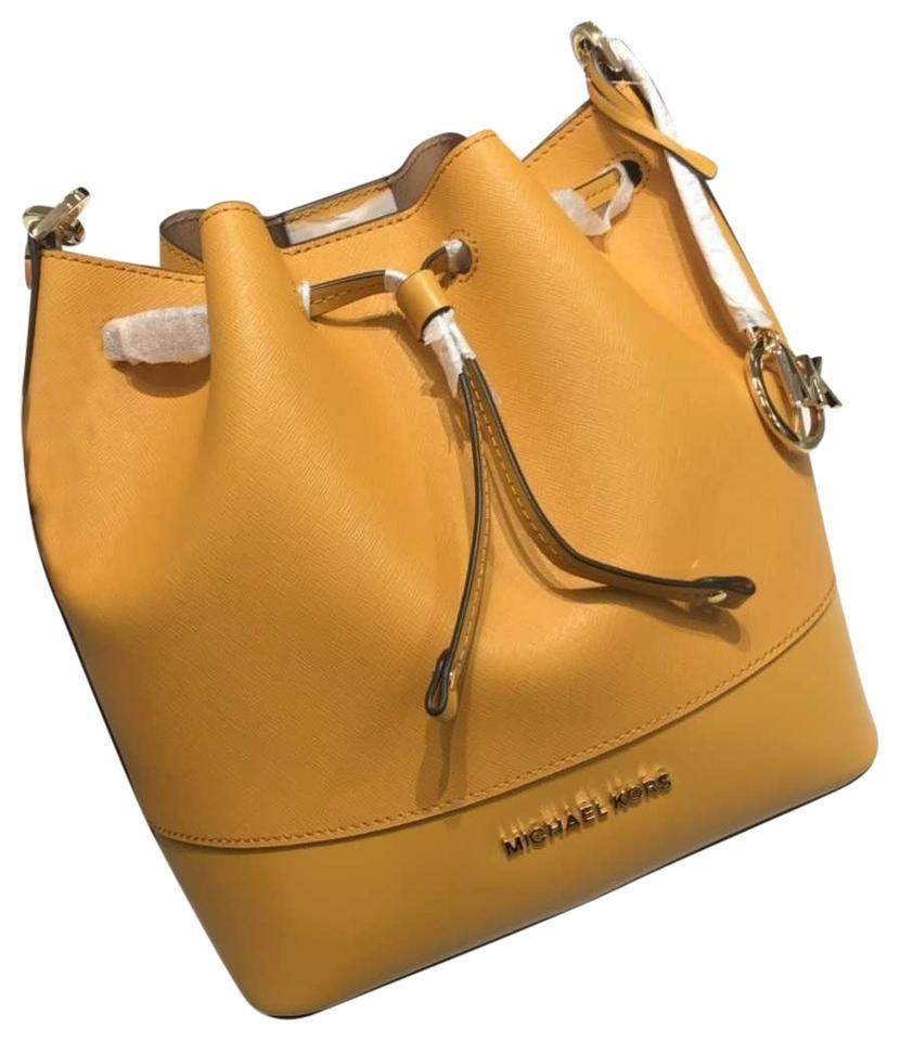 michael kors yellow bucket bag