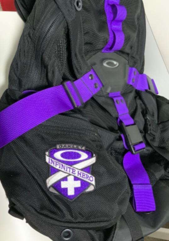 Oakley infinite hero backpack top