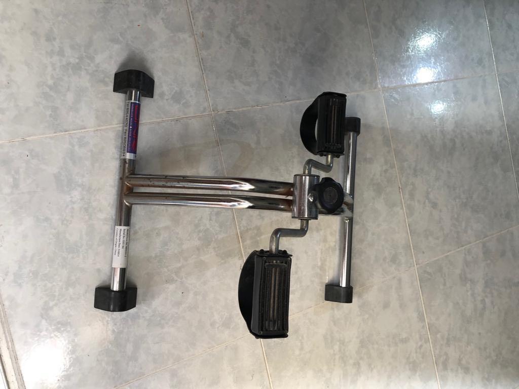 Stationery leg bicycle/padle For Knee Replacement Therapy, Sports