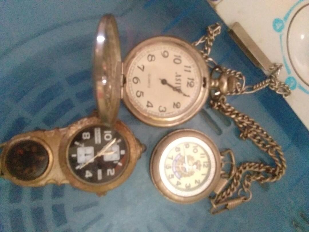 Vintage pocket watches (Category: Men's Watches) located in Las Pinas. Submitted by mommys_koleksyon011 (Listing ID 271694168, Image 1). Description: 3 vintage watches... Not working lahat as is ko lng po binebenta... Check picts. Tnx.