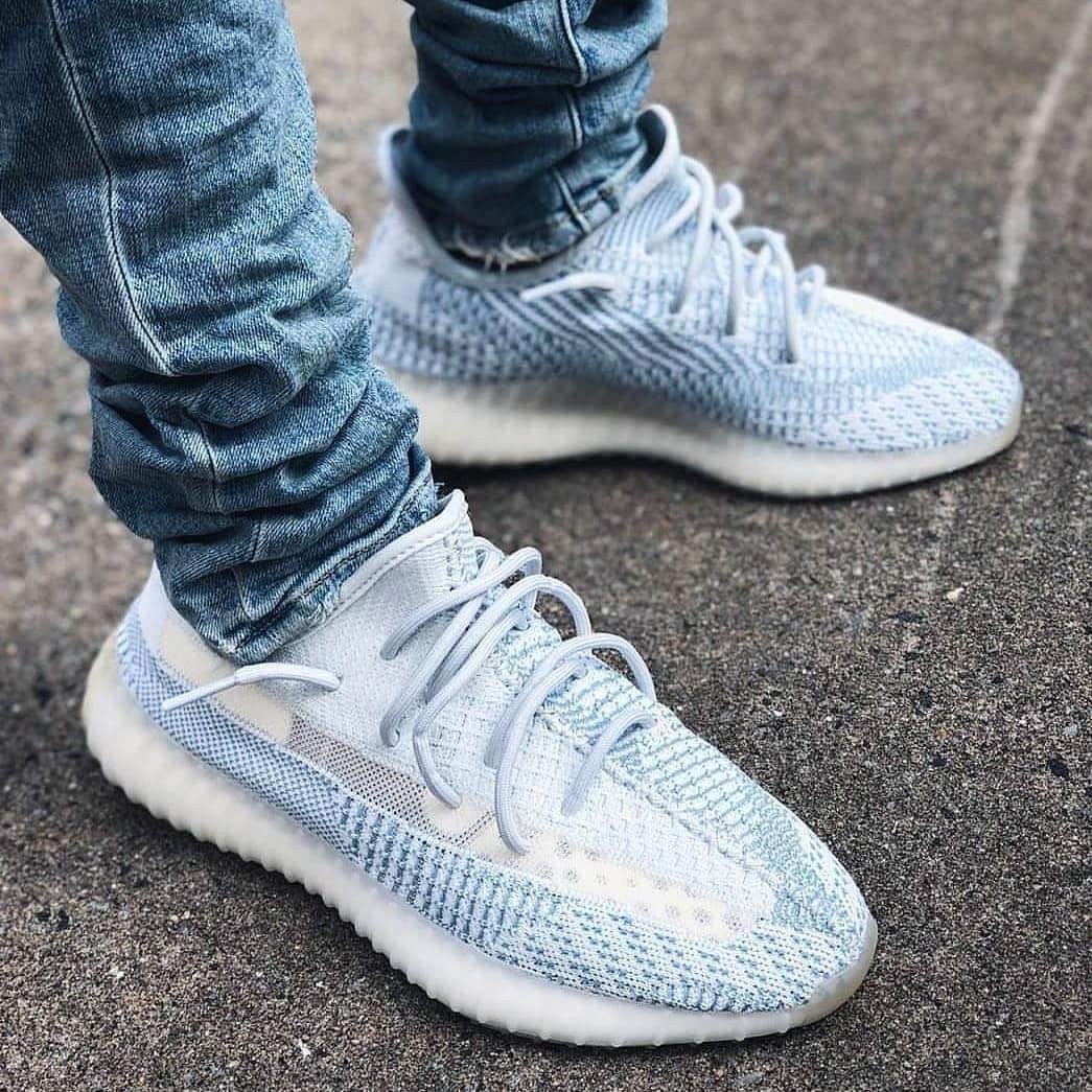 yeezy 350 vs cloud white