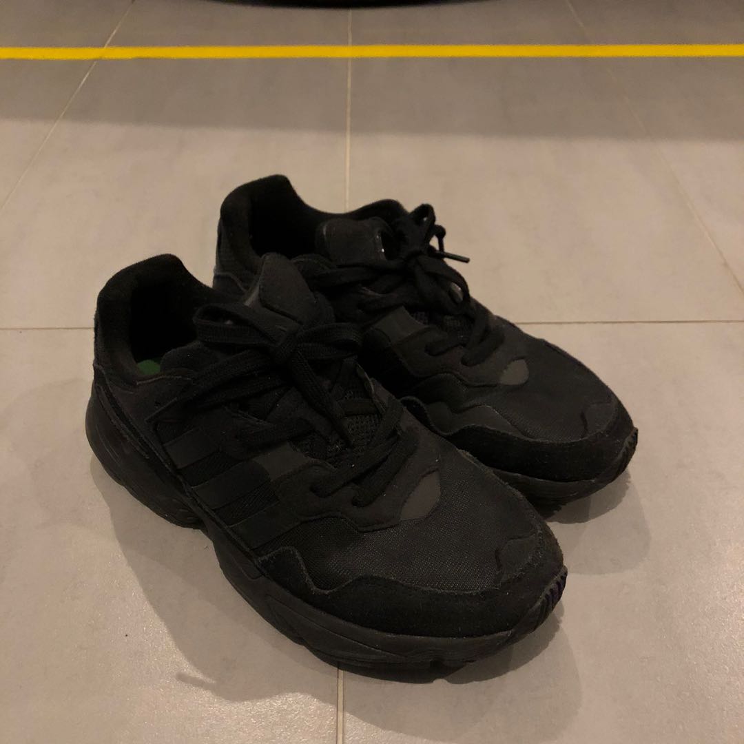 Yung adidas costo store