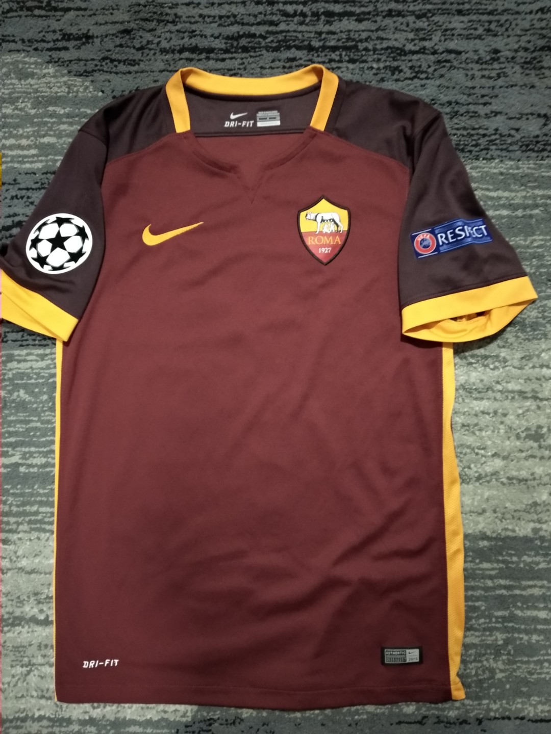 AS Roma 2015 16 Home Jersey Men s Fashion Activewear on Carousell