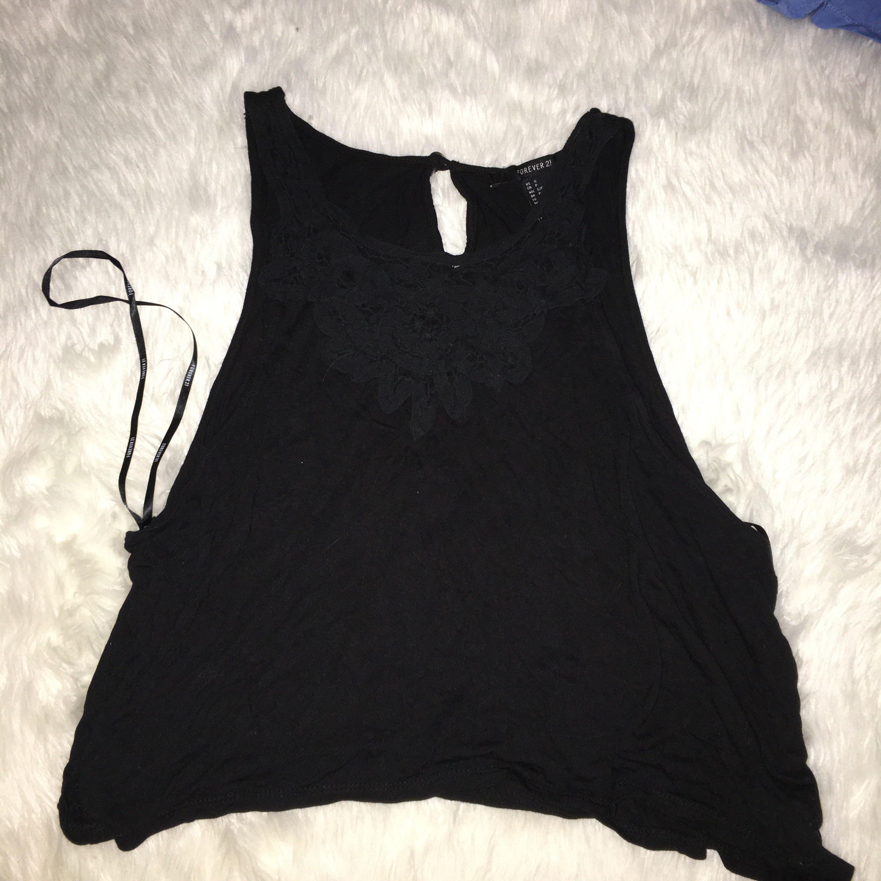 Forever 21 top (Category: Sleeveless) located in Paranaque City. Submitted by _jooliaa (Listing ID 271847785, Image 1). Description: Very flattering top with details on the second photo! .