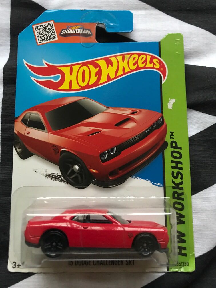 hot wheels dodge challenger srt hellcat