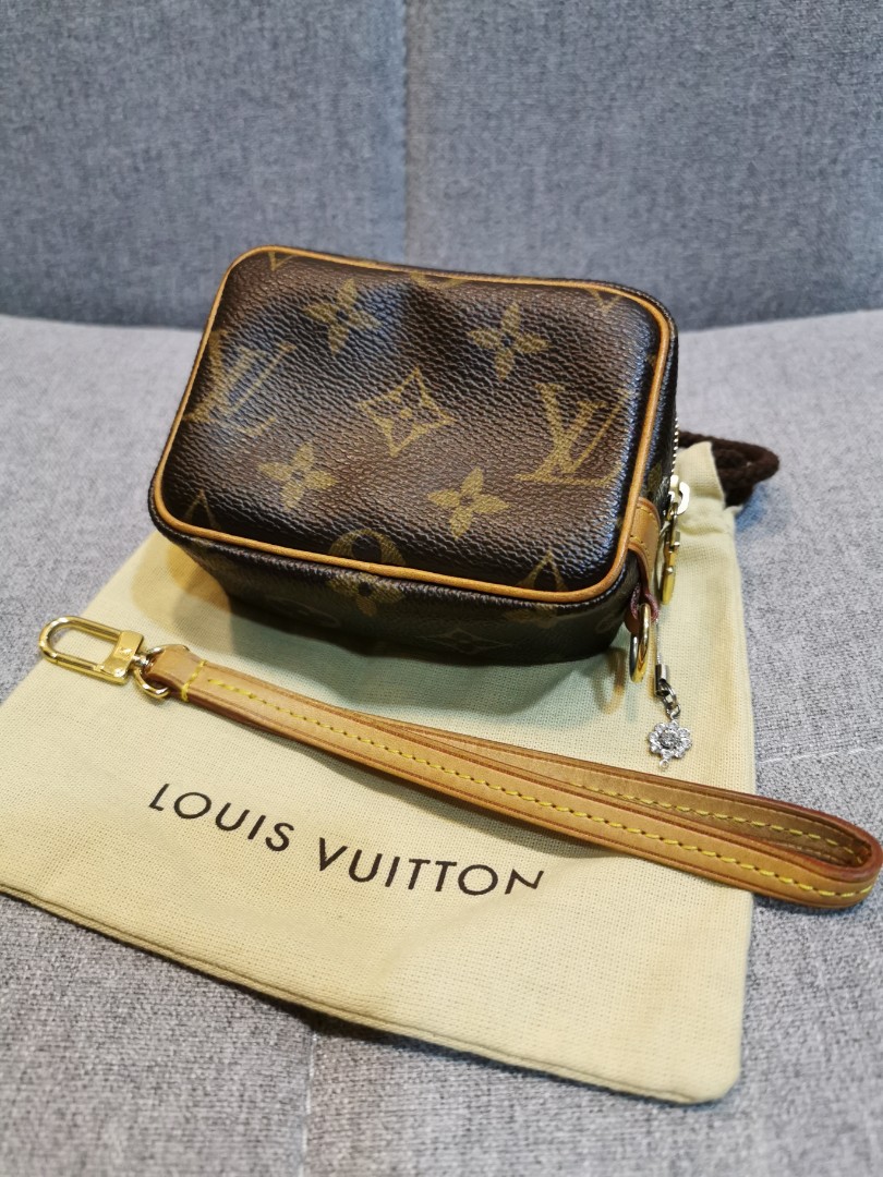 Louis Vuitton Wapity Case Blue in Coated Canvas with Gold-tone - US