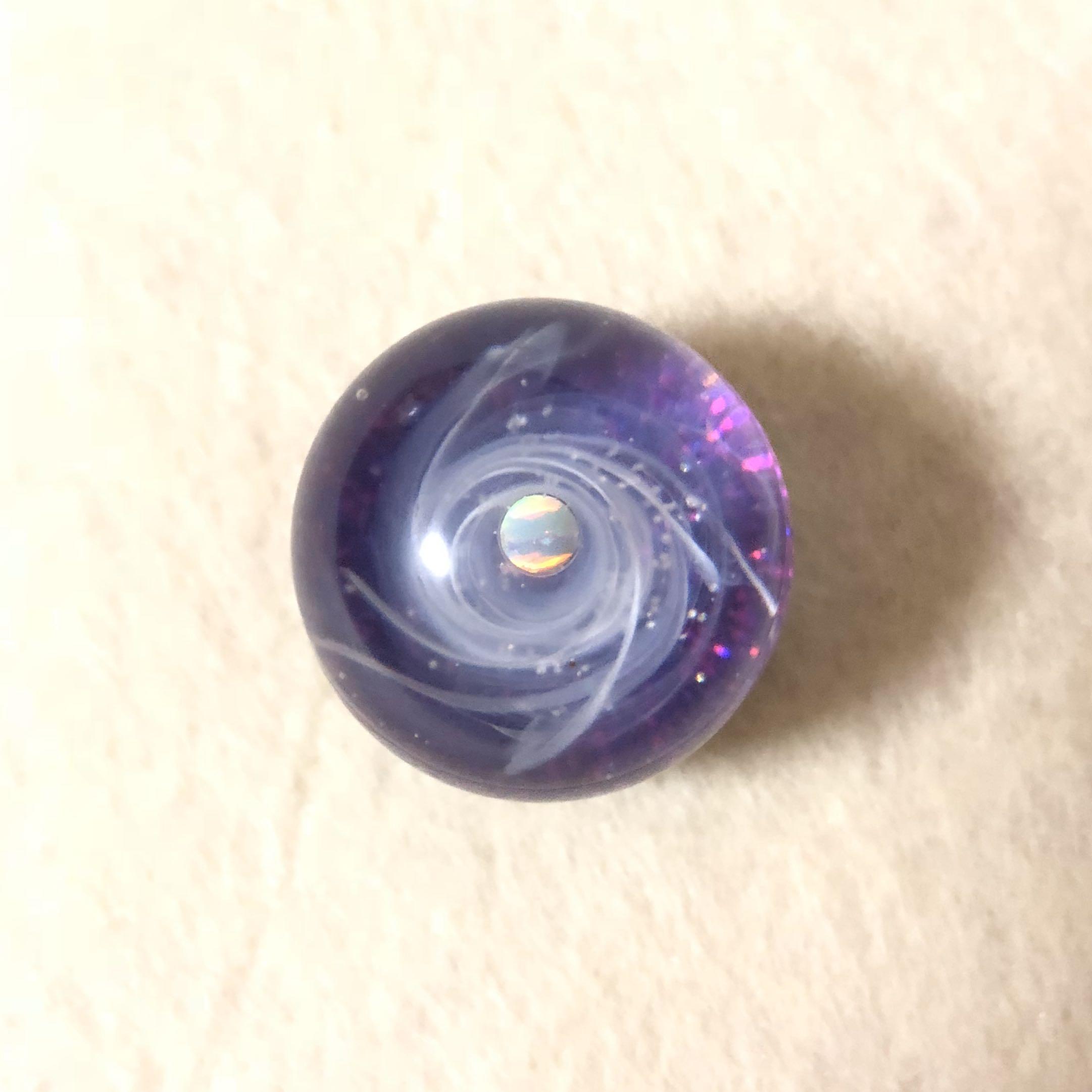 清屋 宇宙球項鏈閃紫色泛銀白光銀河星空球吊墜25mm 女裝 手錶及配件 其他飾物on Carousell