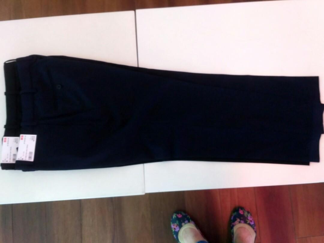 A set of Uniqlo men ezy ankle pants, Men's Fashion, Bottoms