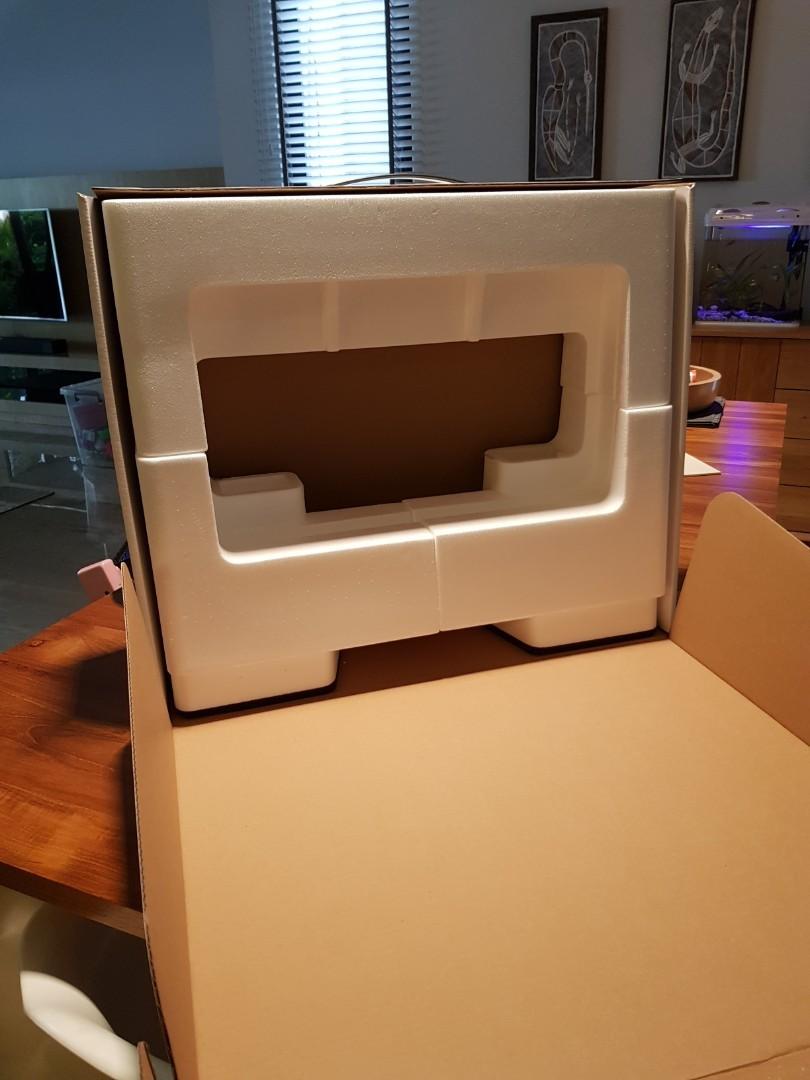 Apple iMac 21.5 inch shipping box for sale., Computers & Tech, Desktops