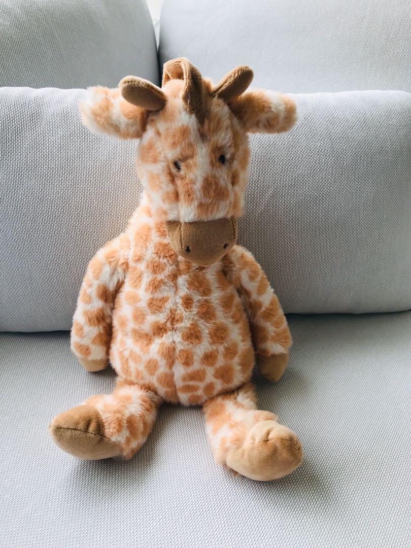 giraffe cuddly