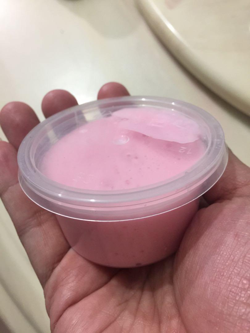 customised ur slime (Category: Kids Toys) located in Singapore. Submitted by tuner (Listing ID 271982949, Image 3). Description: customised ur slime fluffy slime - $9 can make it into ur fav colour . or add stuff .