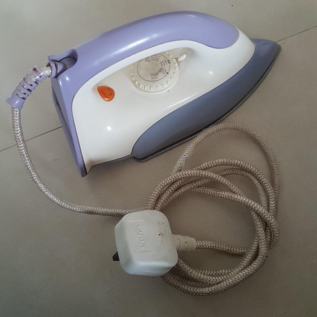 FREE Philips Diva 148 Iron TV Home Appliances Irons Steamers