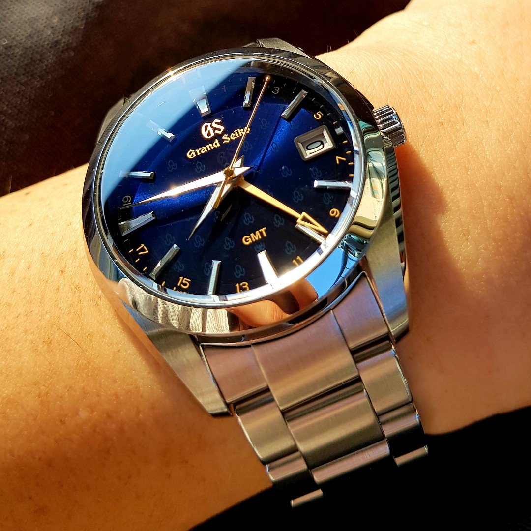 Grand Seiko SBGN009 GMT Mint LNIB, Luxury, Watches on Carousell