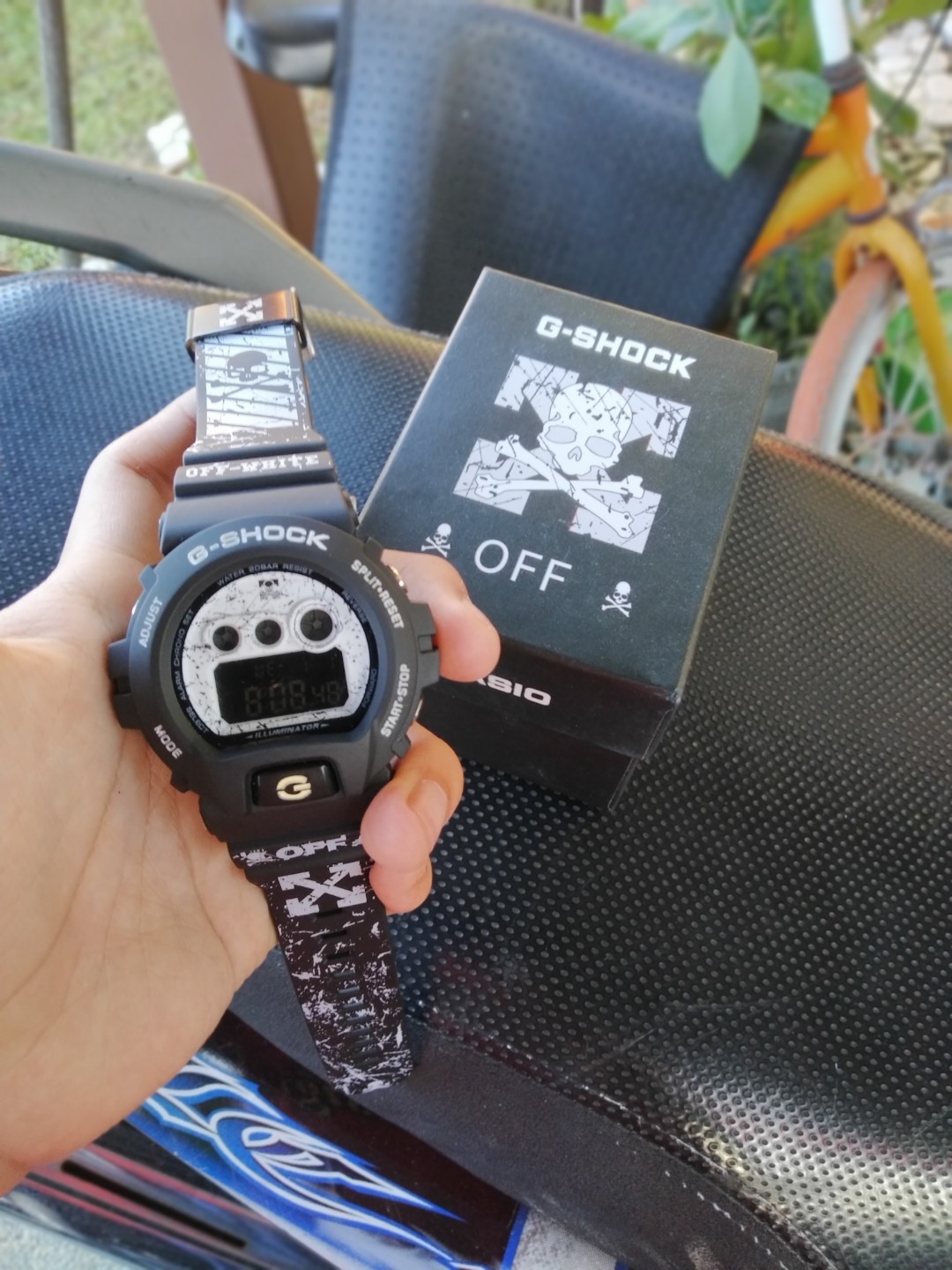 Off white 2025 g shock