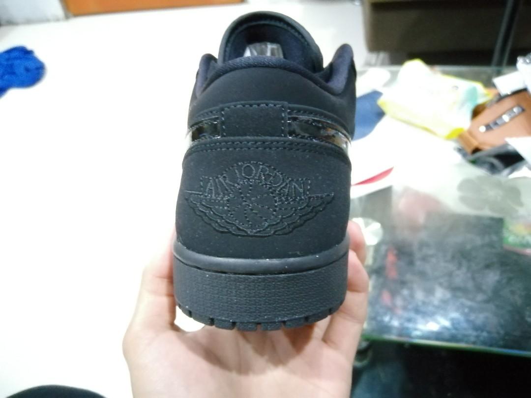 j1 all black
