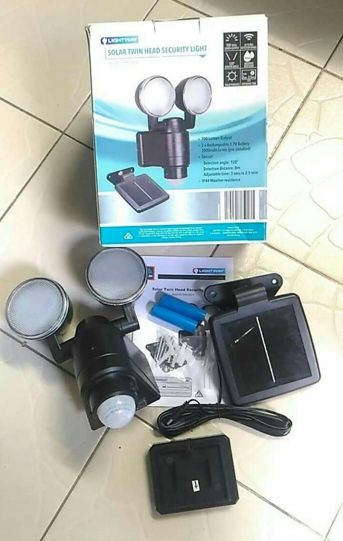 Lightway Solar Twin Head Pir Motion Sensor Security Light On Carou Lightway Solar Twin Head Pir Motion