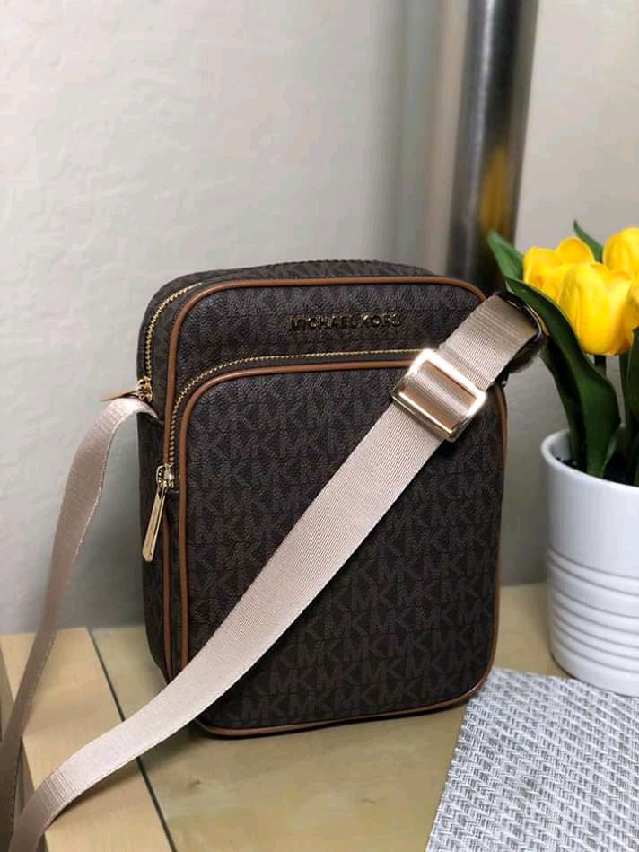 michael kors flight bag
