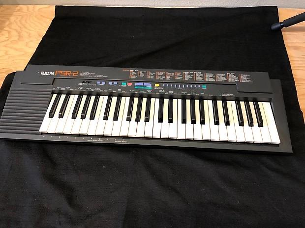 Piano Keyboard YAMAHA PSR 2 Hobbies Toys Music Media