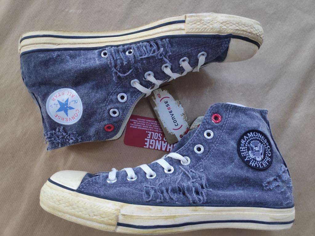 Converse chuck hot sale taylor ramones