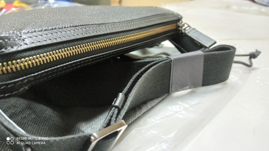 Tumi shelton 2025 crossbody